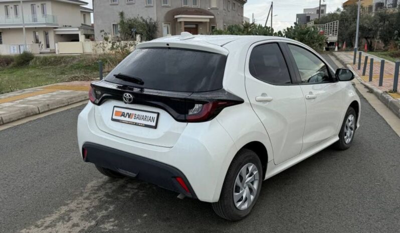 
								TOYOTA YARIS full									