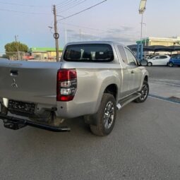 
										MITSUBISHI L200 full									