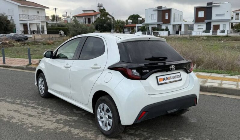 
								TOYOTA YARIS full									