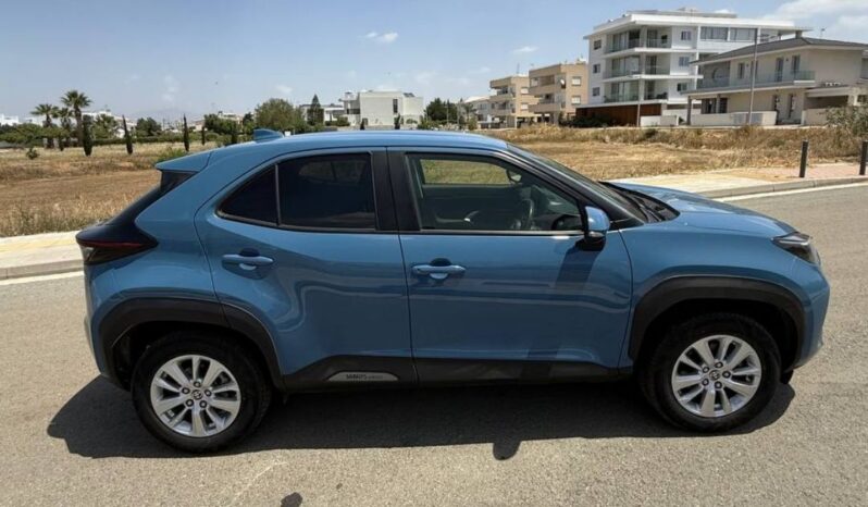 
								TOYOTA YARIS CROSS full									