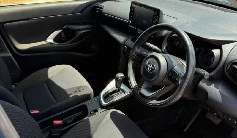 
								TOYOTA YARIS CROSS full									