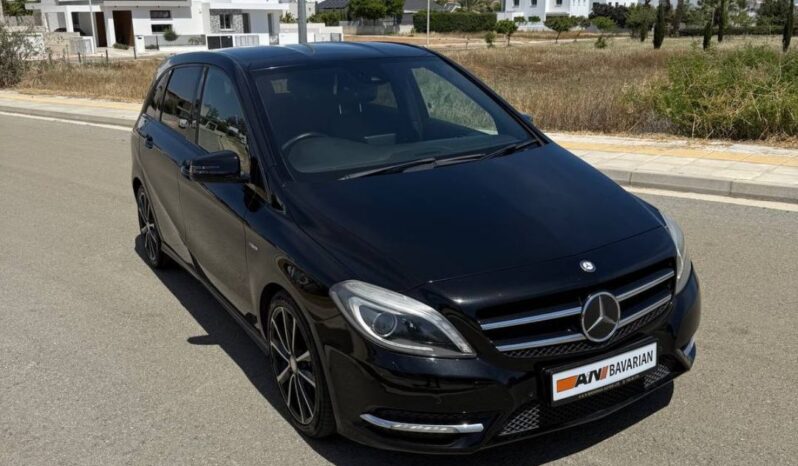 
								MERCEDES B200 full									