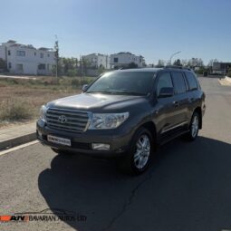 
										TOYOTA LAND CRUISER V8 full									