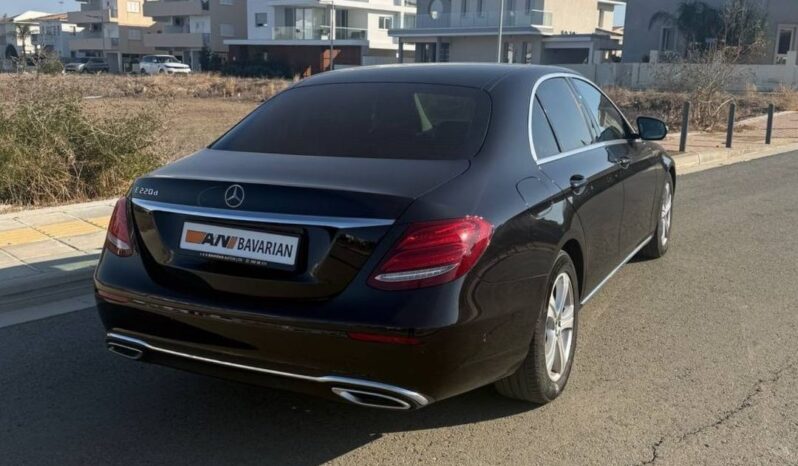 
								MERCEDES E-CLASS full									