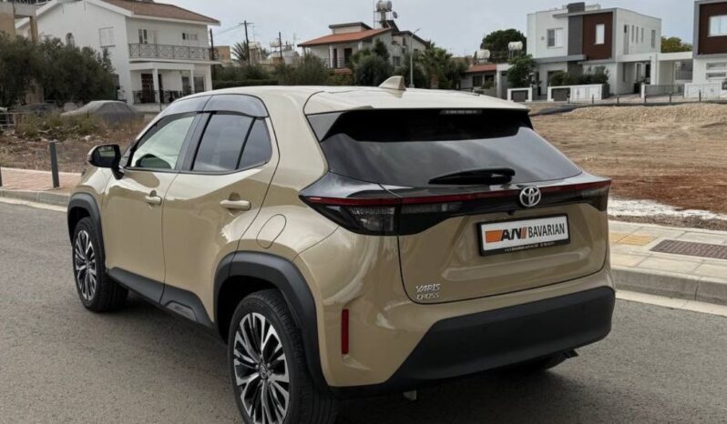 
								TOYOTA YARIS CROSS full									