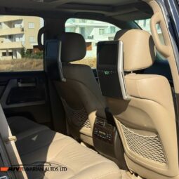 
										TOYOTA LAND CRUISER V8 full									