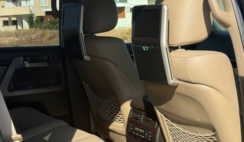 
								TOYOTA LAND CRUISER V8 full									