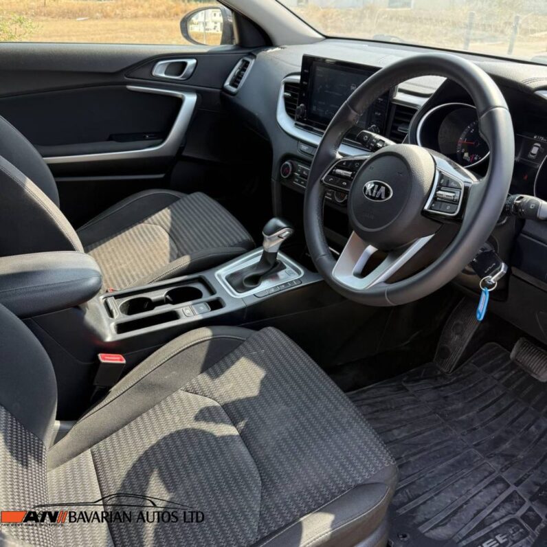 
								KIA XCEED full									
