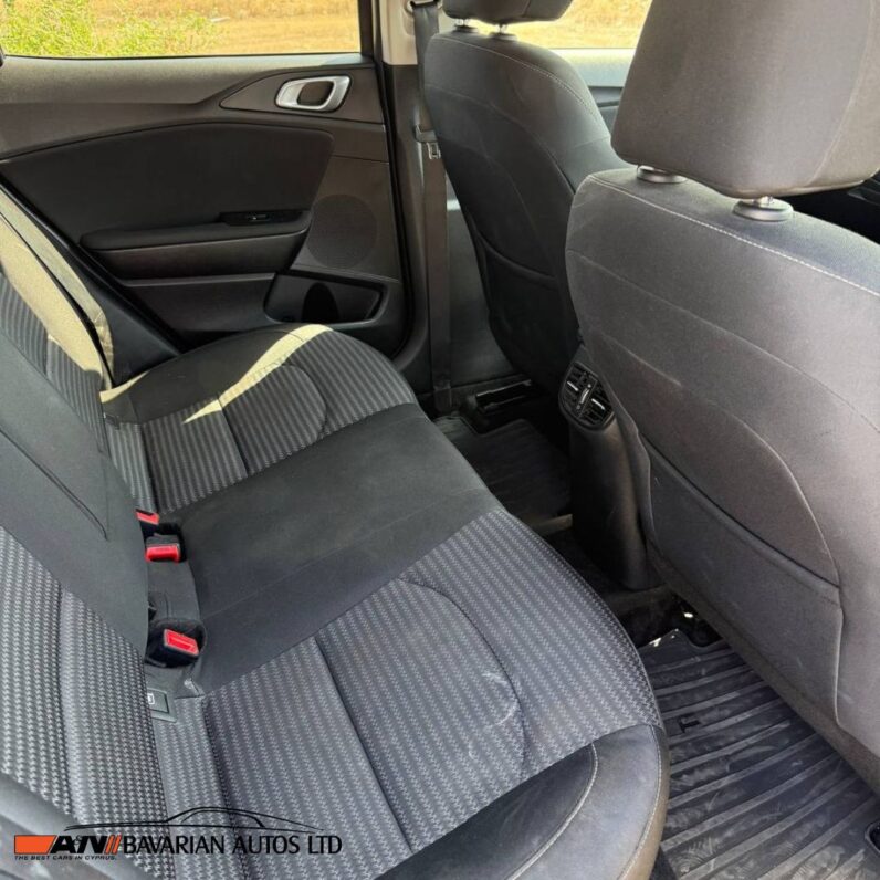 
								KIA XCEED full									
