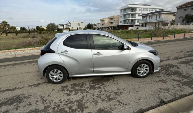 
								TOYOTA YARIS full									