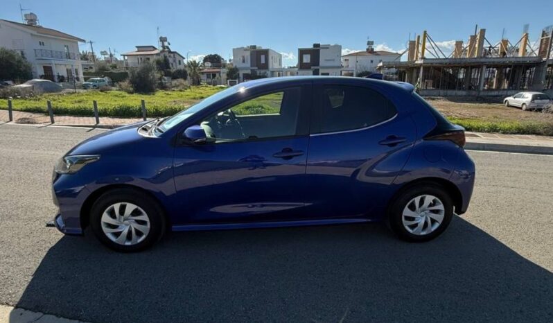 
								TOYOTA YARIS full									