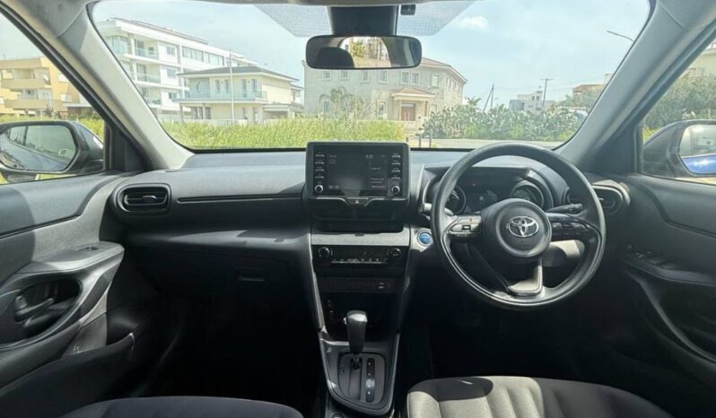 
								TOYOTA YARIS CROSS full									