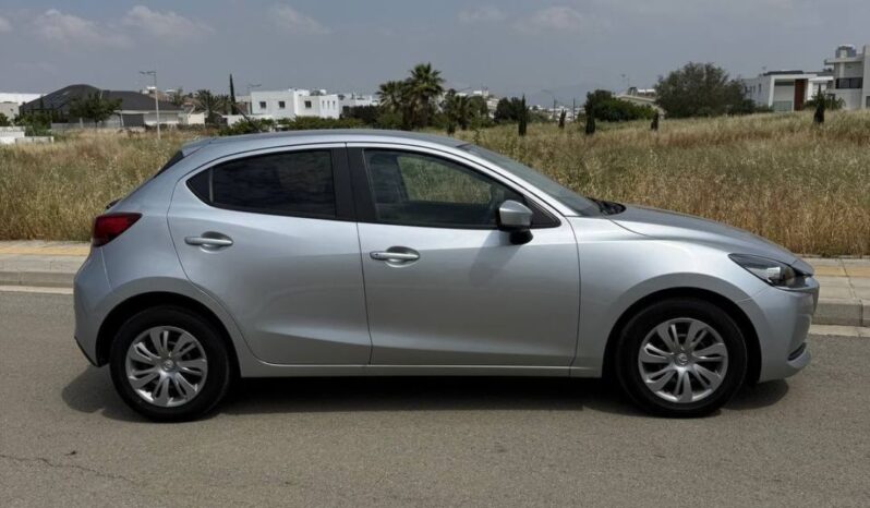 
								MAZDA 2 full									