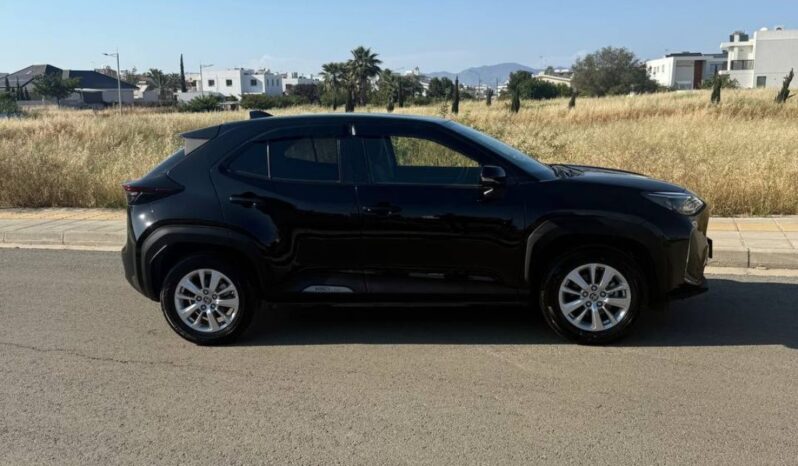 
								TOYOTA YARIS CROSS full									