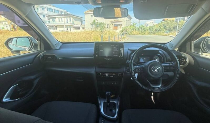
								TOYOTA YARIS CROSS full									