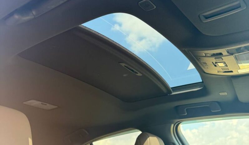 
								LEXUS UX full									
