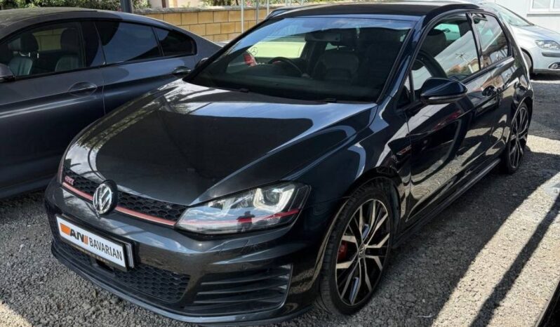 
								VOLKSWAGEN GOLF GTI full									