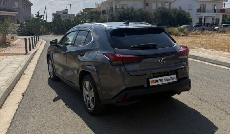
								LEXUS UX full									