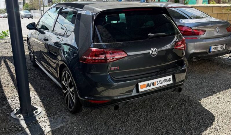 
								VOLKSWAGEN GOLF GTI full									