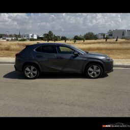
										LEXUS UX full									