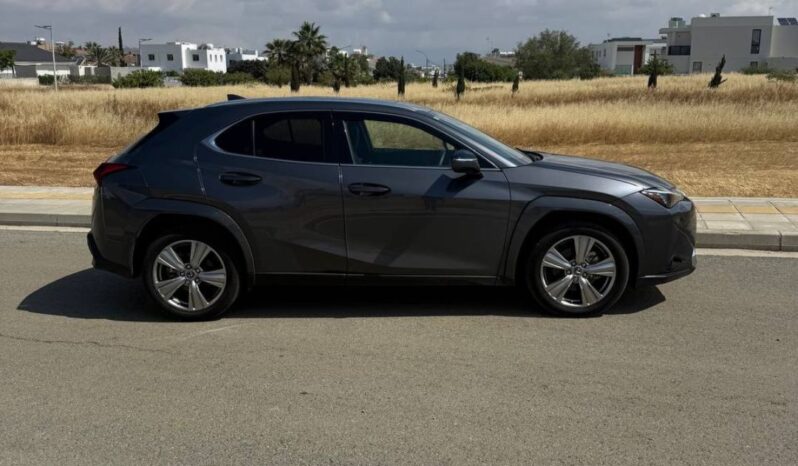 
								LEXUS UX full									