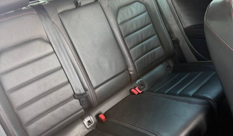 
								VOLKSWAGEN GOLF GTI full									