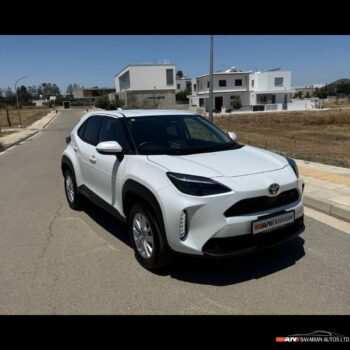 TOYOTA CROSS