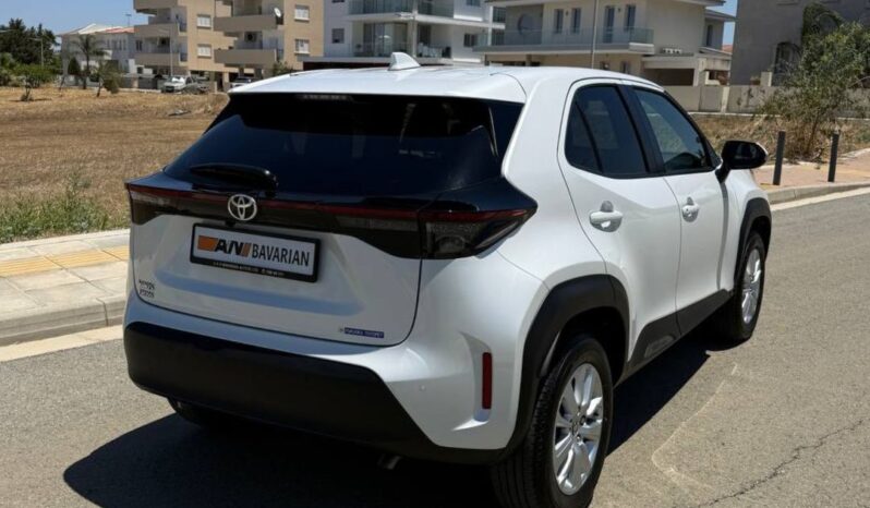 
								TOYOTA CROSS full									