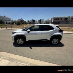 
										TOYOTA CROSS full									
