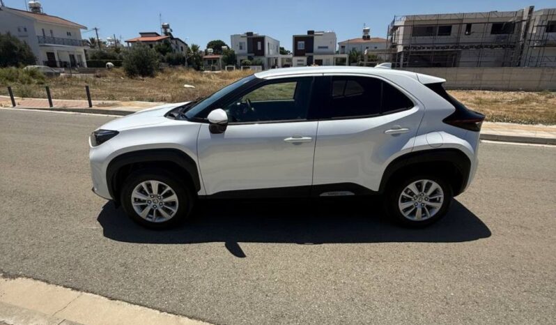 
								TOYOTA CROSS full									