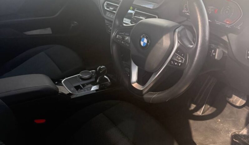 
								BMW 118 full									