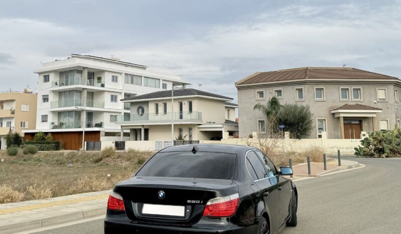 
								BMW 520i full									