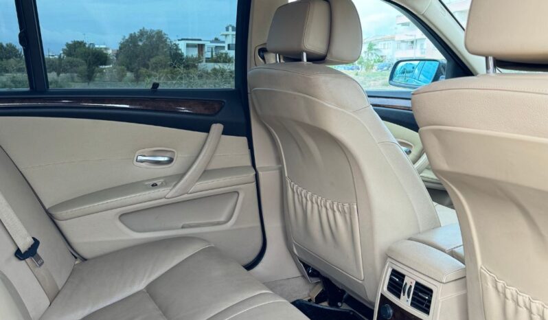 
								BMW 520i full									