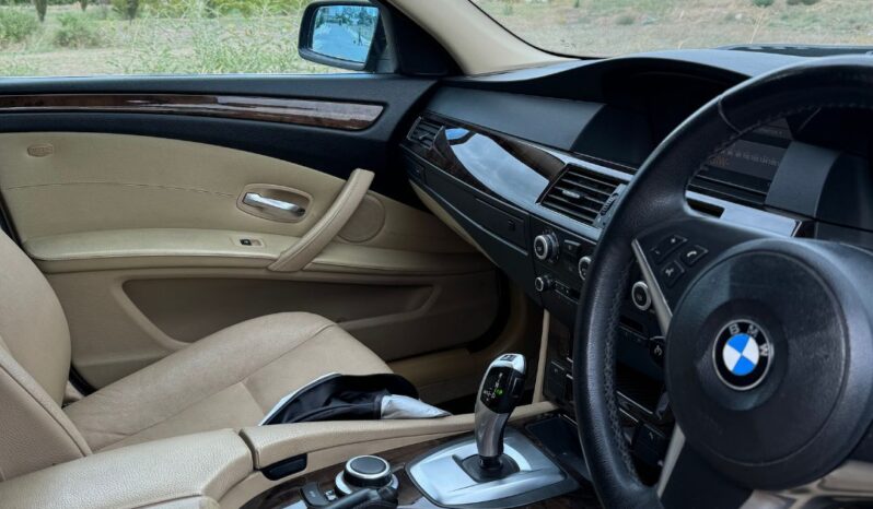 
								BMW 520i full									