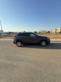 
										JEEP CHEROKEE full									