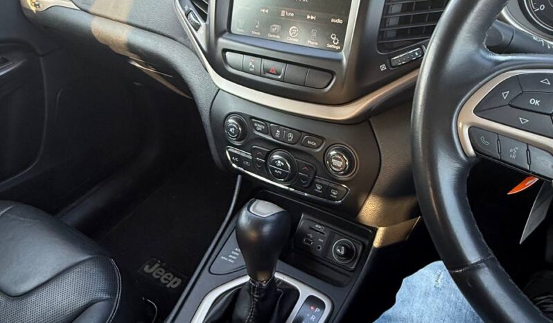 
								JEEP CHEROKEE full									