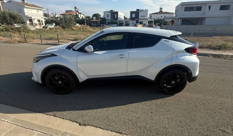 
								TOYOTA CHR full									